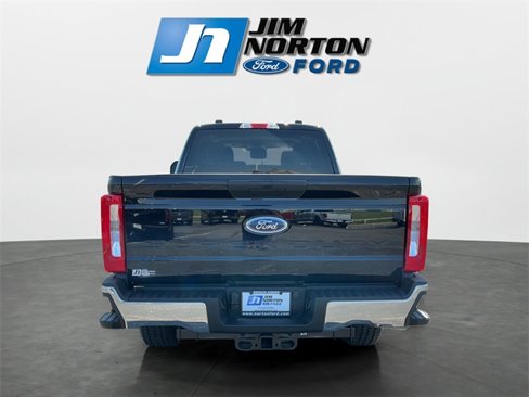 New 2025 Ford F250 XLT w/ FX4 Off-Road Package image 4