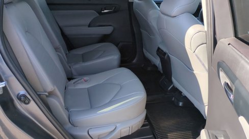 Used 2024 Toyota Highlander XLE image 21