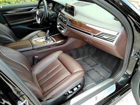 Used 2018 BMW 750i xDrive image 11