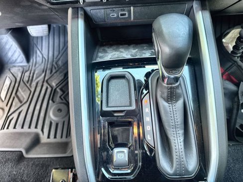 Used 2024 Chevrolet Colorado LT w/ LT Convenience Package image 28