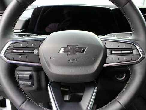 Used 2025 Chevrolet Suburban Z71 image 59