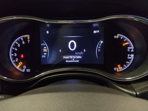 Used 2019 Jeep Grand Cherokee Altitude image 23