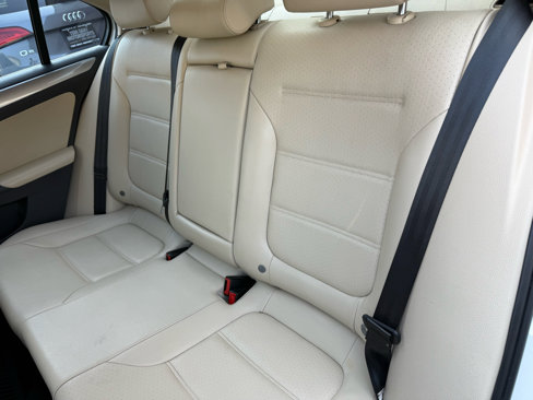 Used 2017 Volkswagen Jetta SE image 7
