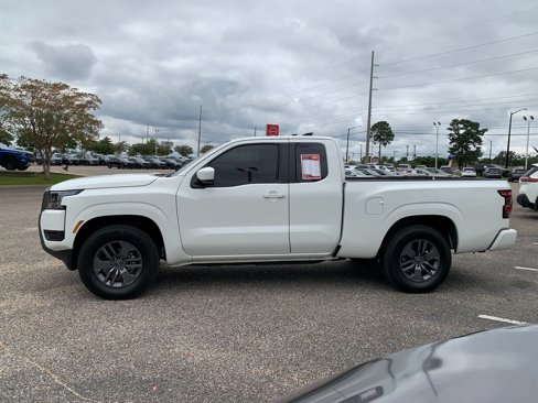 Used 2025 Nissan Frontier SV image 5