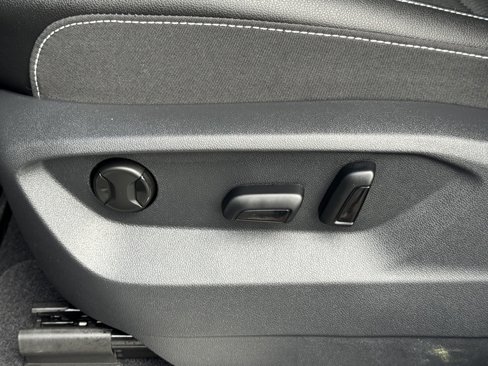 New 2025 Volkswagen Atlas SE image 13