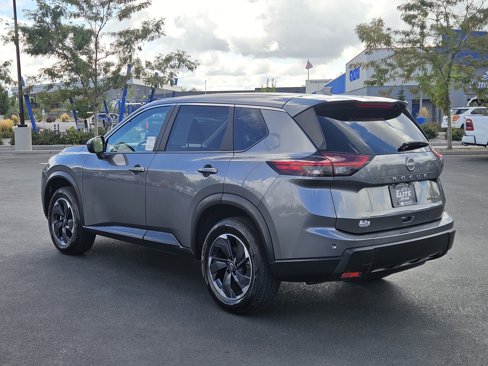 Used 2024 Nissan Rogue SV image 8