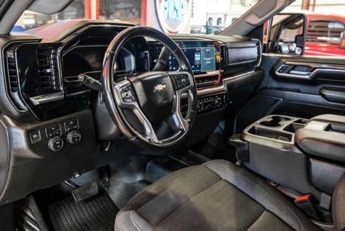 Used 2024 Chevrolet Silverado 2500 LT image 5