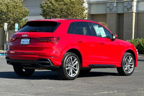 Used 2022 Audi Q3 2.0T Premium w/ Black Optic Sport Package image 4
