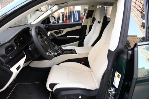 Used 2024 Lamborghini Urus S image 8