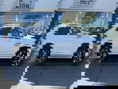 New 2026 Volkswagen Atlas Cross Sport SEL Premium R-Line image 2
