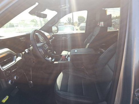 Used 2025 GMC Yukon XL Denali image 3