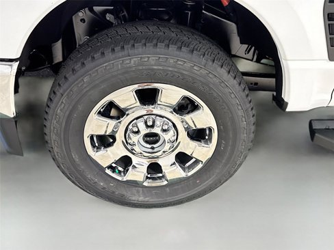 New 2025 Ford F250 Lariat w/ Chrome Package image 31
