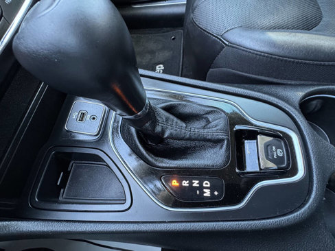 Used 2019 Jeep Cherokee Limited w/ Trailer Tow Group image 19