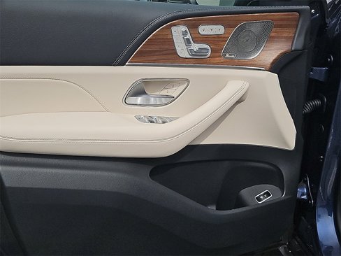 New 2026 Mercedes-Benz GLS 580 4MATIC image 20