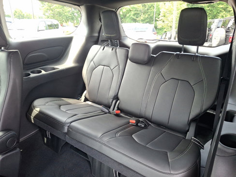New 2026 Chrysler Pacifica Select image 7