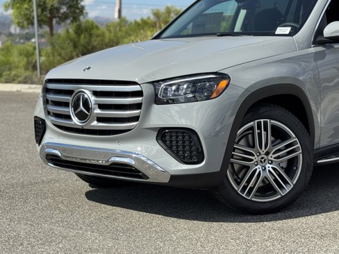 New 2026 Mercedes-Benz GLS 450 4MATIC image 3