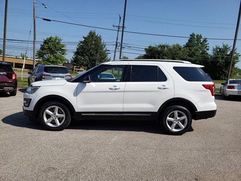 Used 2017 Ford Explorer XLT w/ Equipment Group 202A image 8