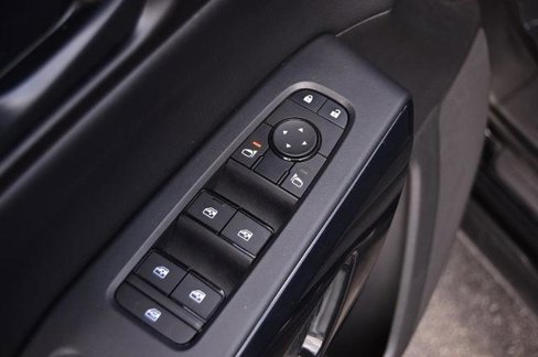 Certified 2024 Nissan Pathfinder SV image 9