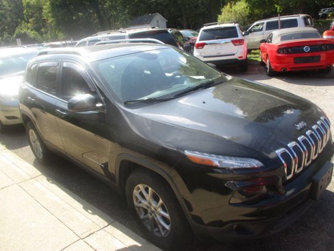 Used 2015 Jeep Cherokee Latitude w/ Cold Weather Group image 3