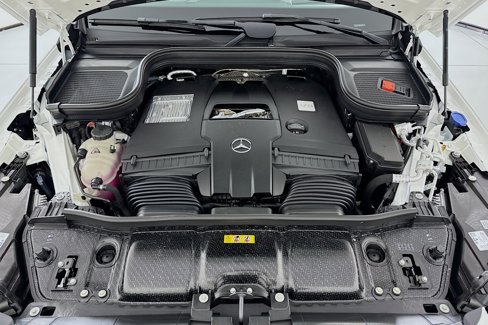 New 2026 Mercedes-Benz GLS 580 4MATIC image 11