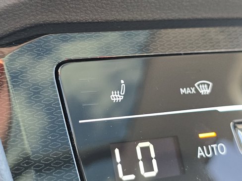 New 2025 Volkswagen Taos SE image 12
