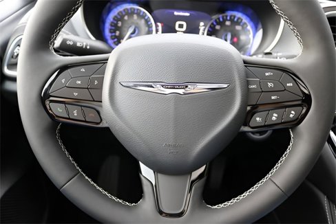 New 2026 Chrysler Pacifica Limited image 22