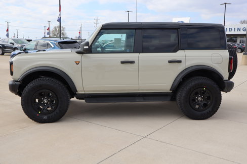 New 2025 Ford Bronco Badlands image 8