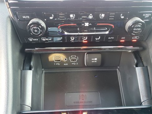 New 2025 Jeep Grand Cherokee Limited w/ Luxury Tech Group II image 16