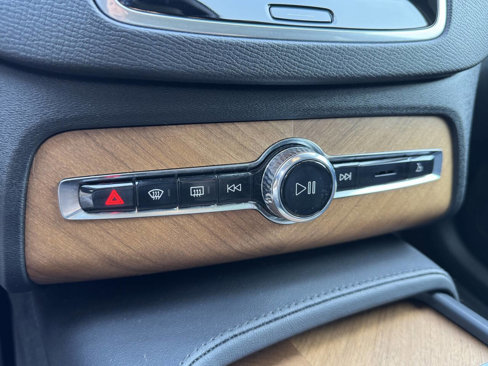 Used 2023 Volvo XC90 B6 Plus w/ Protection Package image 7