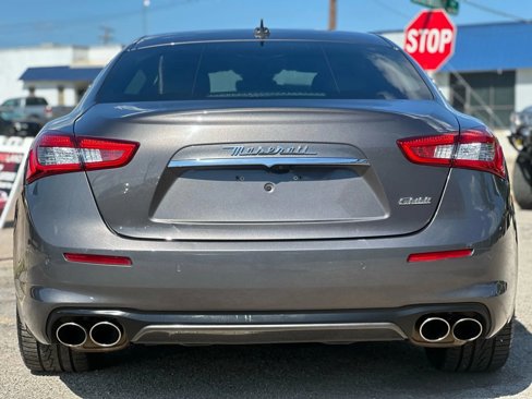 Used 2018 Maserati Ghibli GranLusso image 6