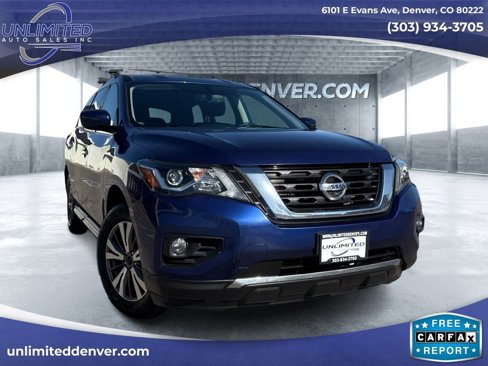Used 2019 Nissan Pathfinder SV image 1