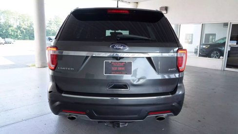 Used 2018 Ford Explorer Limited image 7
