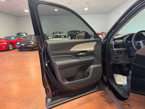 Used 2024 Toyota Grand Highlander XLE image 16