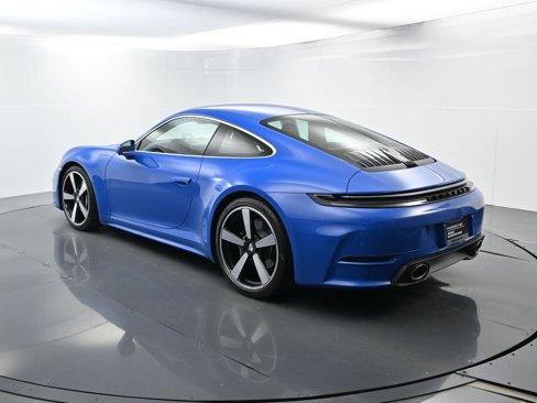 Certified 2025 Porsche 911 Carrera image 3