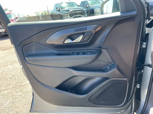 Used 2024 GMC Terrain SLT image 18