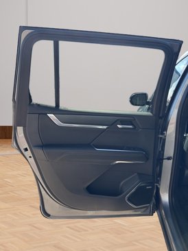 Used 2025 GMC Acadia Elevation image 27
