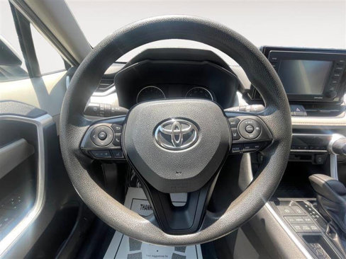 Used 2021 Toyota RAV4 XLE image 12