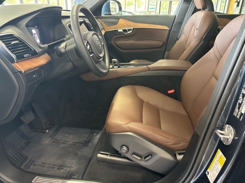 Used 2024 Volvo XC90 B5 Plus w/ Protection Package Premier image 42