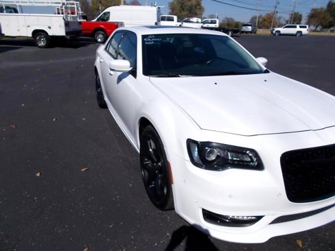 Used 2022 Chrysler 300 Touring L w/ Popular Equipment Group image 10