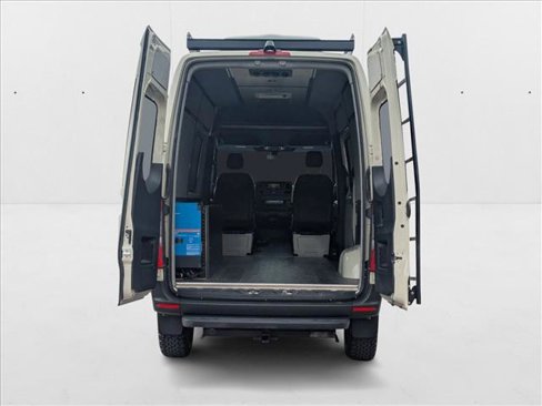 Used 2021 Mercedes-Benz Sprinter 2500 image 6