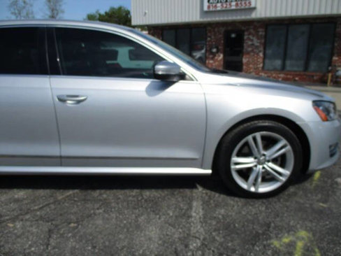 Used 2015 Volkswagen Passat TDI SEL Premium image 10