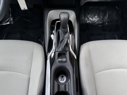 Used 2022 Toyota Corolla LE image 24