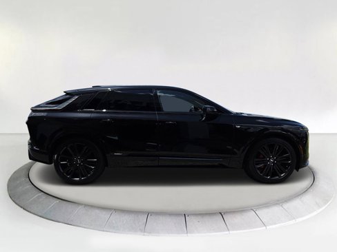 New 2026 Cadillac Lyriq V image 6
