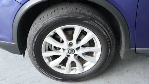 Used 2020 Nissan Rogue SV image 25