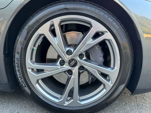 Used 2023 Audi e-tron GT Premium Plus image 19
