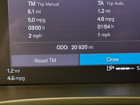Used 2025 Volvo XC40 B5 Plus image 19