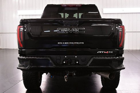 Used 2024 GMC Sierra 2500 AT4X image 6