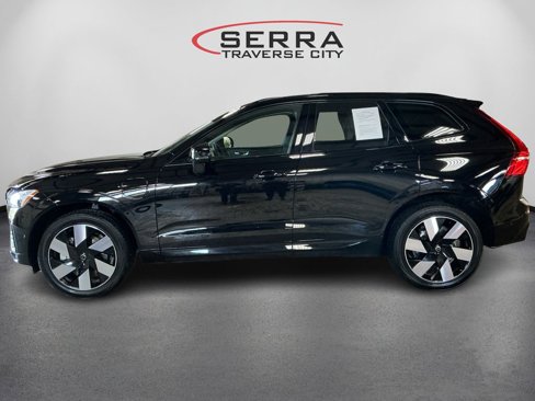 Certified 2025 Volvo XC60 T8 Plus w/ Climate Package image 8