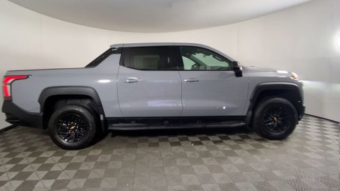 New 2025 Chevrolet Silverado EV LT image 10