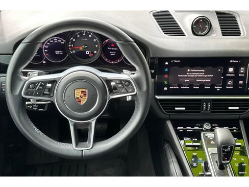 Used 2022 Porsche Cayenne image 16